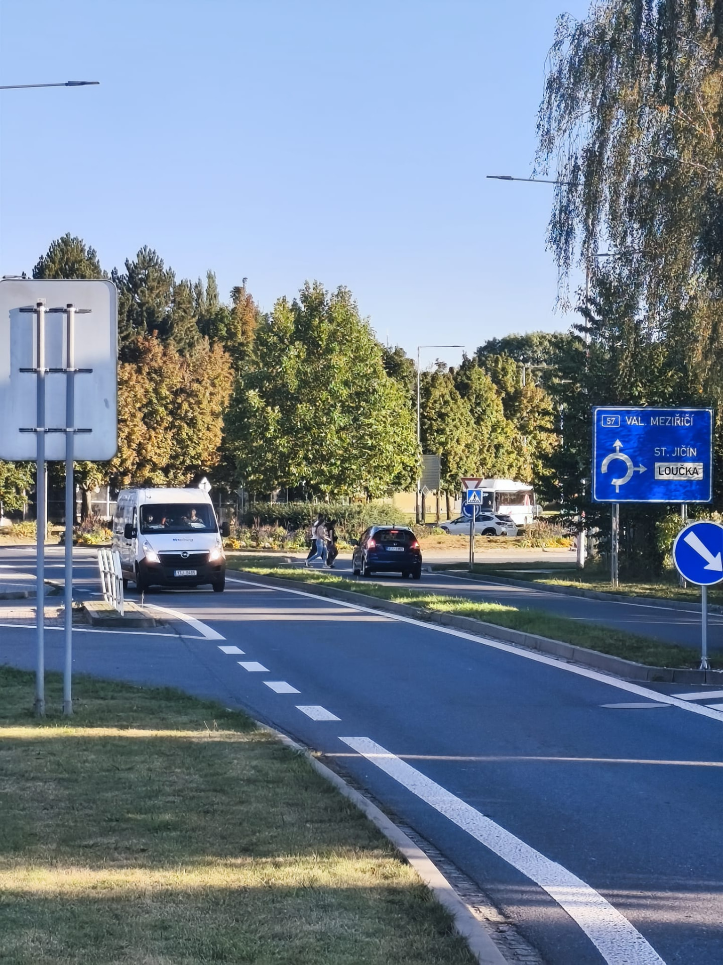 Kruhový objezd na Sokolovské ulici – směr Valašské Meziříčí, Starý Jičín a Loučka