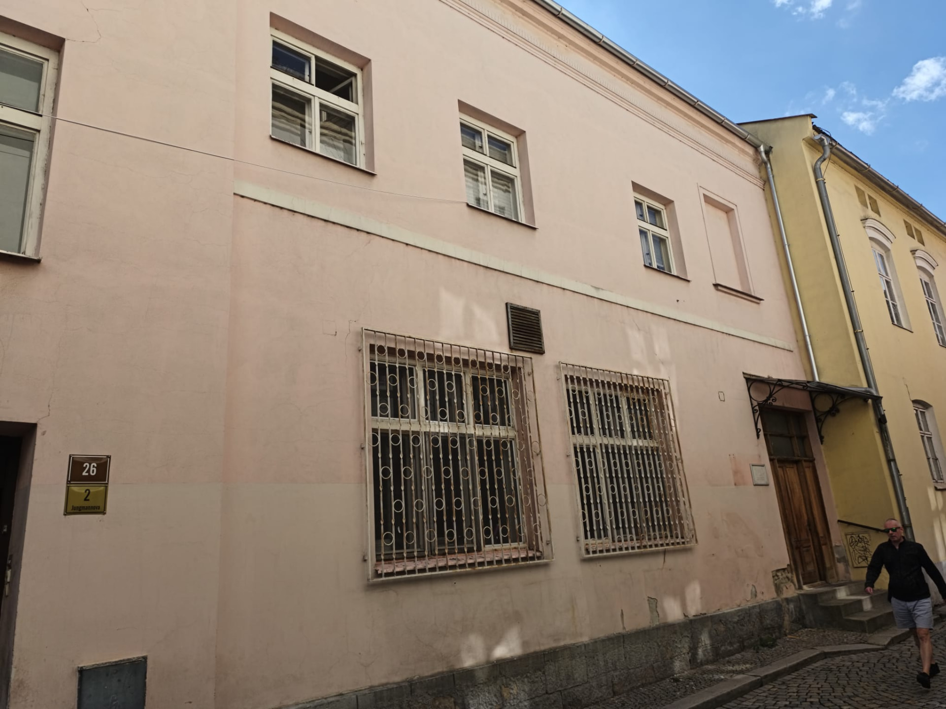 Dům na Jungmannově ulici – fasáda před rekonstrukcí